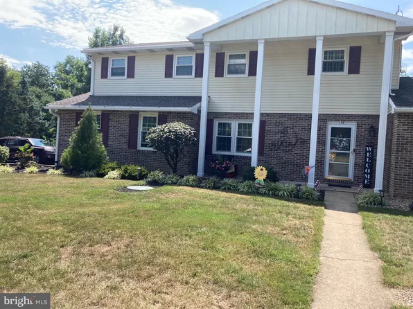 110 Dorwood Dr, Carlisle, PA 17013