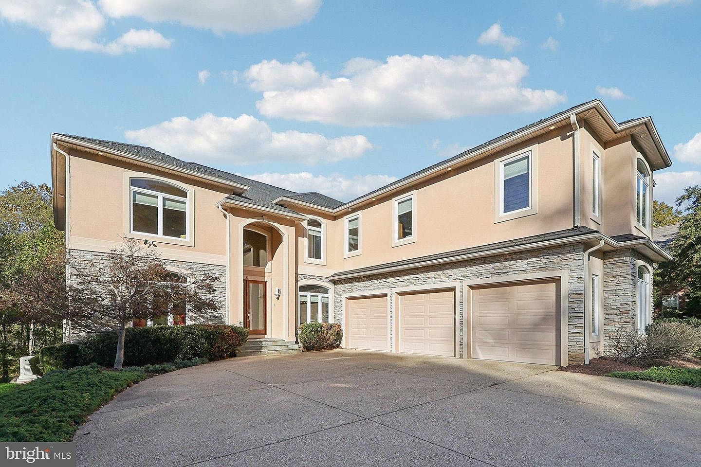 3211 Courtside Rd
