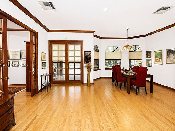 4th image of 5440 Shady Oak Ln