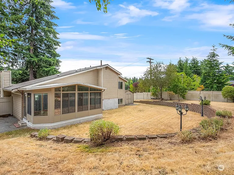 507 123rd Ave NE — Photo 5