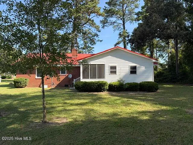 3 bed, 2.0 bath, $2,000 — Photo 2