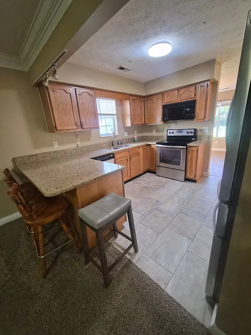 West Knoxville 37934 - Pet Friendly, 3 bedroom, 2. — Photo 4