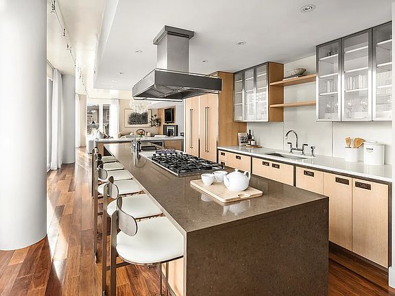 4th image of 151 E 85th St Penthouse H