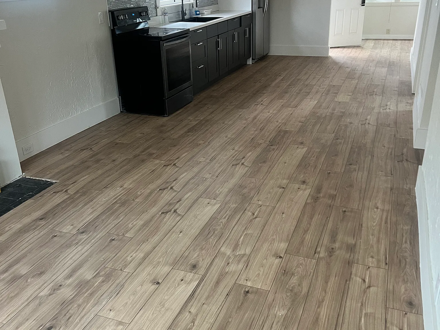 2 bed, 760 sqft, $3,900 — Photo 2