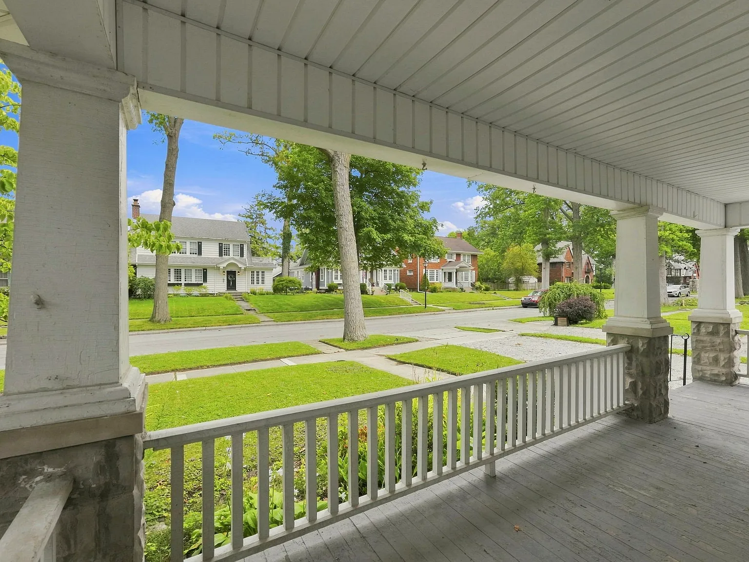 4 bed, 2421 sqft, $2,300 — Photo 3