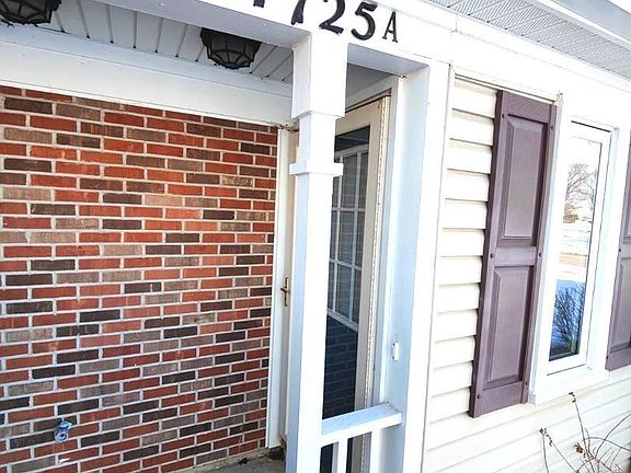 2nd image of 1725 Vermont Dr