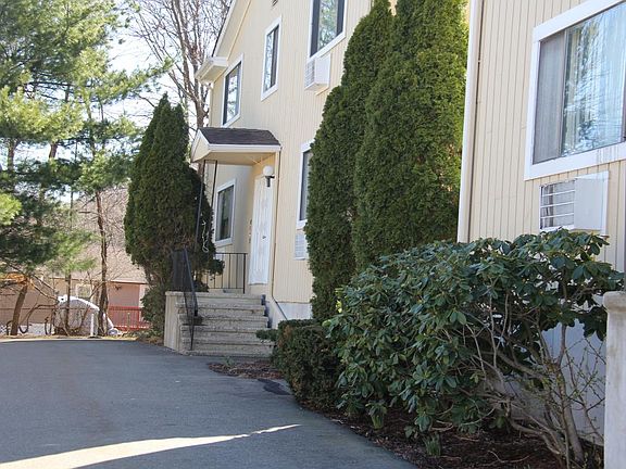 End of a dead end road. No traffic