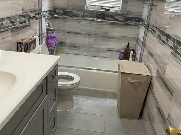 3557 Bedford Avenue image 8 of 18