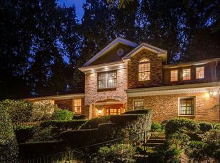 1002 Gelston Cir, Mc Lean, VA 22102