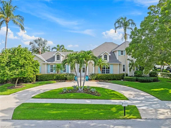 687 9th Ave S, Naples, FL 34102