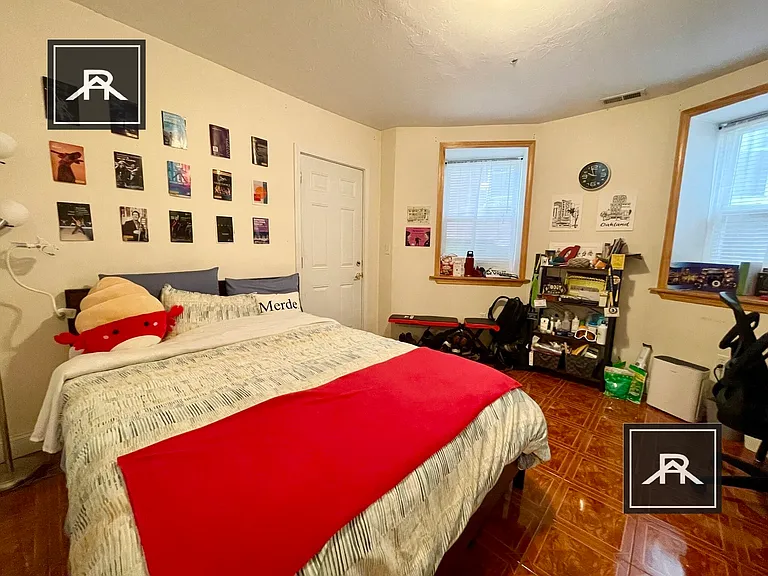 194 Winthrop Rd #1 — Photo 4