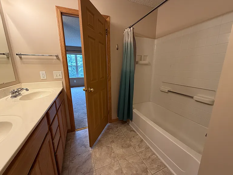 11007 Oak Grove Cir #B — Photo 14
