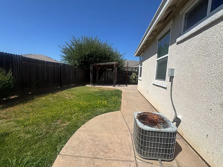 10140 Van Brocklin Way — Photo 4