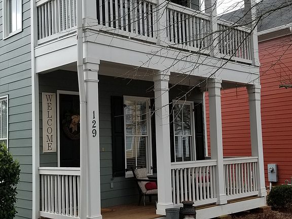 Dual level front porches