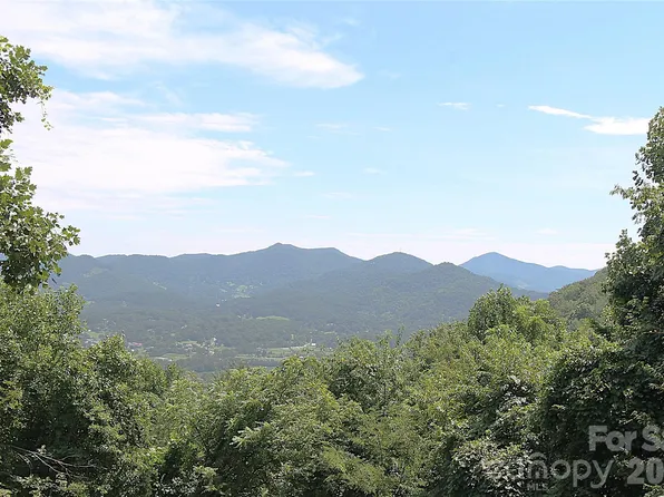 310 High Cliff Dr, Waynesville, NC 28786
