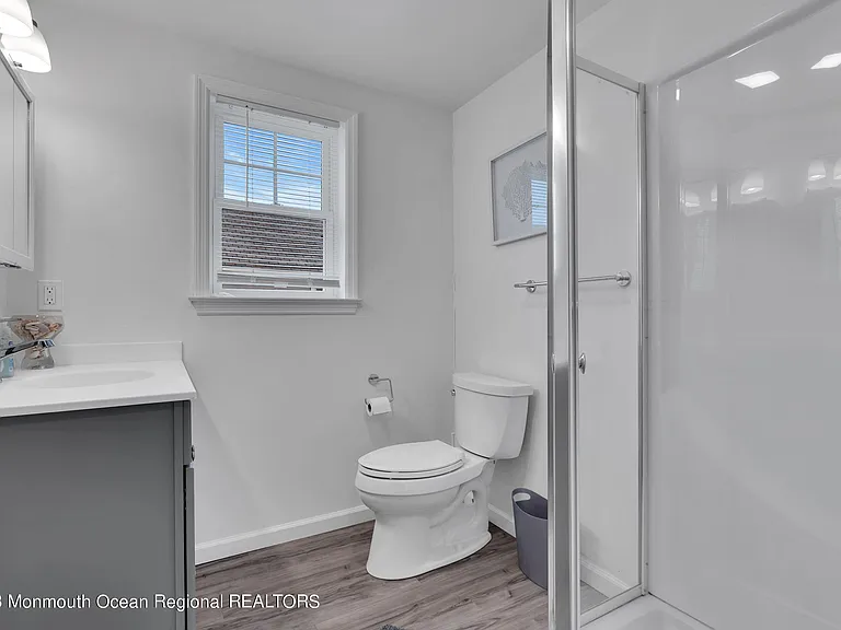 24 Virginia Ave — Photo 22