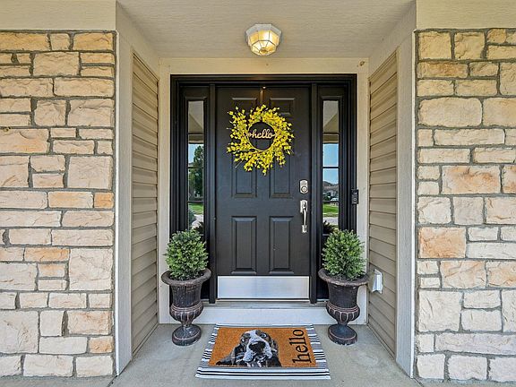 5th image of 2720 Loris Way