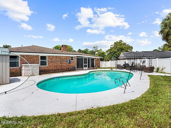 2nd image of 1055 PARKRIDGE Circle W