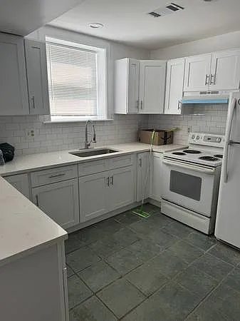 842 Cherokee St — Photo 2