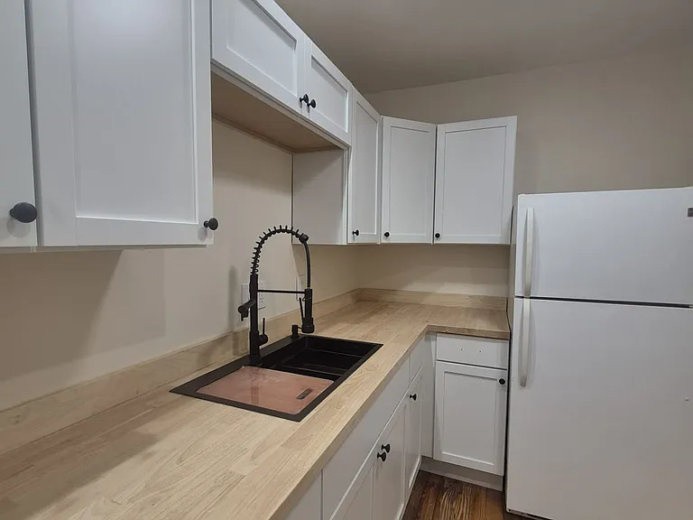 330 Lilienthal St — Photo 12