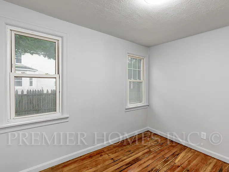 1738 Harrisburg Rd NE — Photo 7