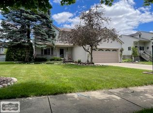 2858 Riverside Dr, Waterford, MI 48329