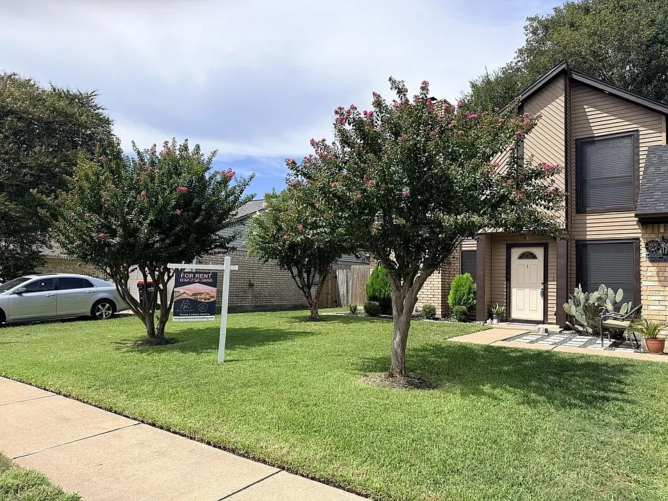 1706 Lacewing Ln