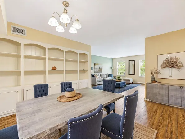 361 N Post Oak Ln APT 241, Houston, TX 77024