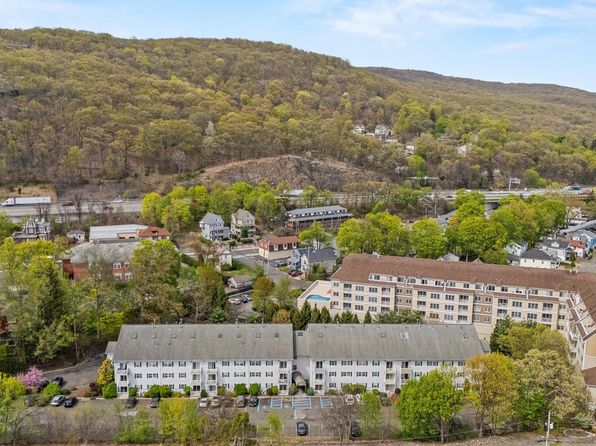 10-12 Chestnut St, Suffern, NY