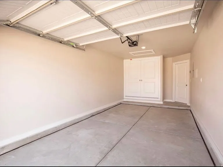 14409 Avenue X St — Photo 14