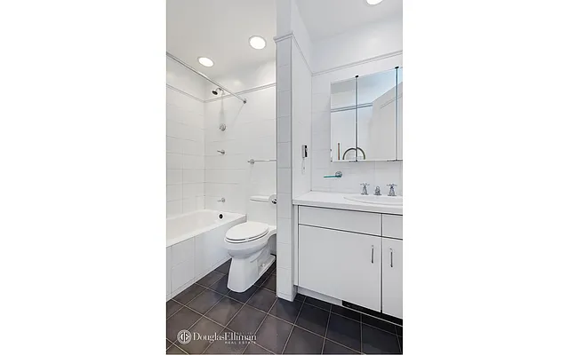 Sold by Douglas Elliman | media 22