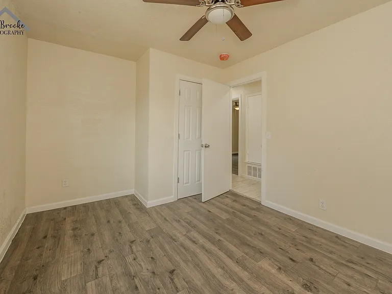 102 Paradise St — Photo 10