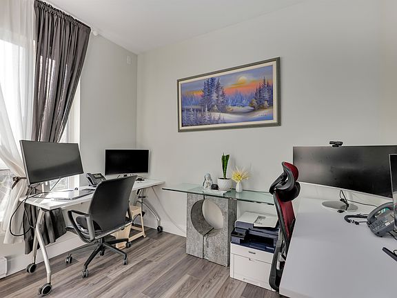 4th image of 160 Pembina St #50