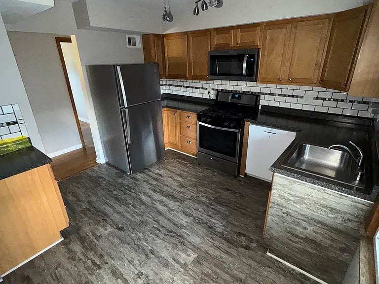 515 E Howard Ave #LOWER — Photo 1