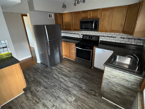 515 E Howard Ave, Milwaukee, WI 53207