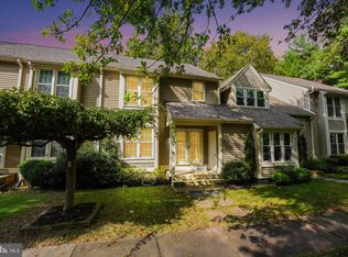 10049 Beacon Pond Ln, Burke, VA 22015