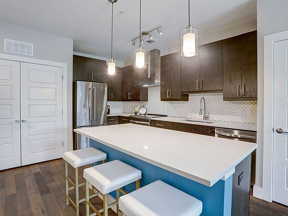 5th image of 3114 S Congress Ave Unit 210