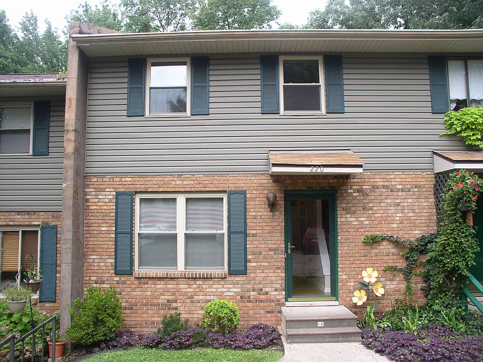 1st image of 220 Walker Dr #220