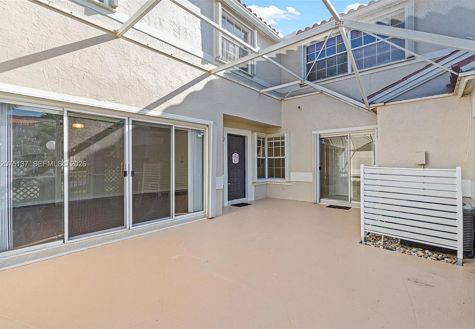 Embassy Lakes — Photo 3