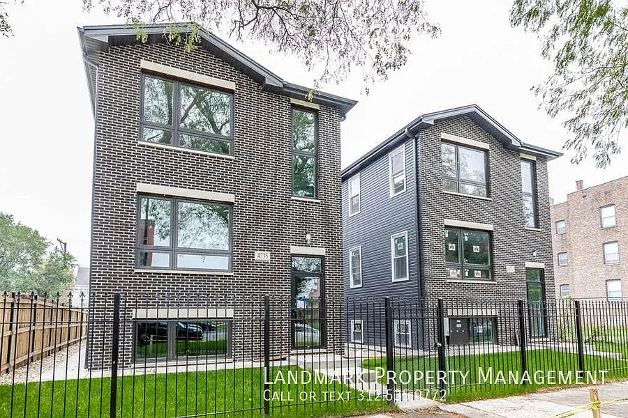 4735 S Michigan Ave #1
