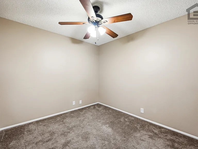 7202 W Corrine Dr — Photo 35