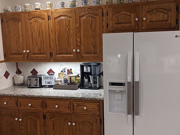 5th image of 1234 Applewood Ct