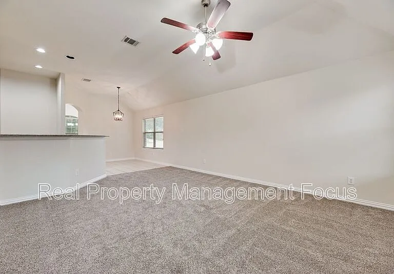 5037 Diamond Peak Ct — Photo 10