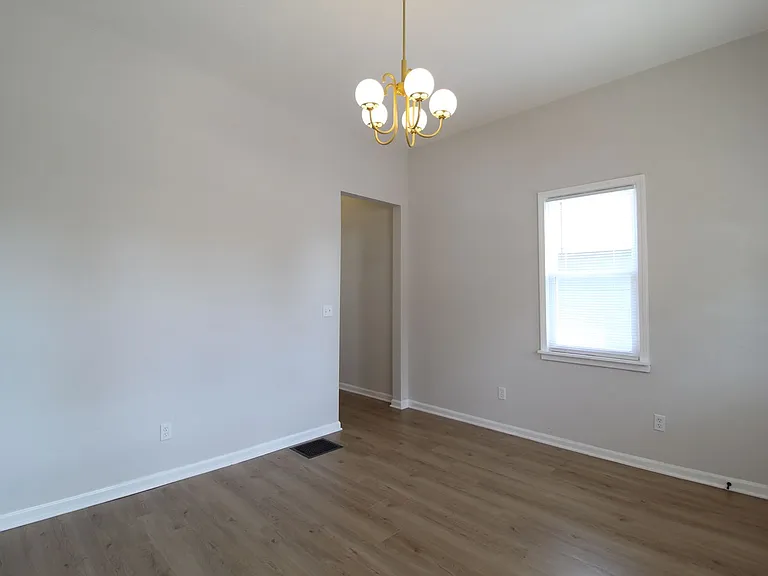 415 N Thompson St — Photo 4