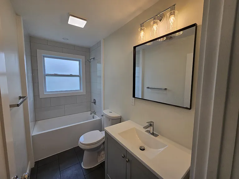 6305 Englewood Ave #3 — Photo 13