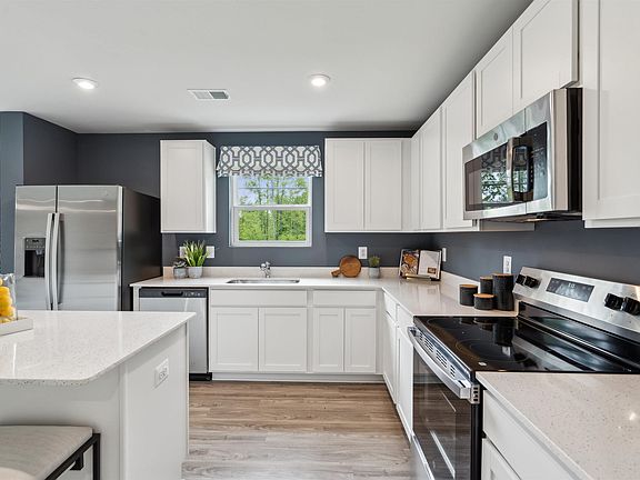 3rd image of 31 Morgan Ridge Way