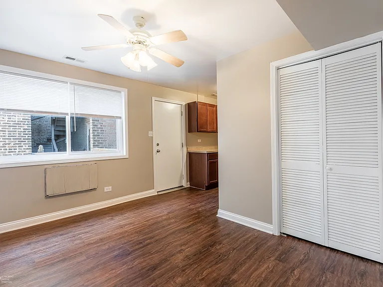 8237 S Drexel Ave #3E — Photo 2