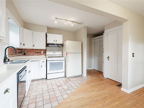 2nd image of 65 Rosemount St