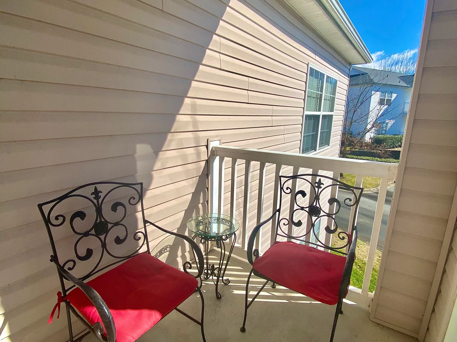 2 bed, 1350 sqft, $2,500 — Photo 4