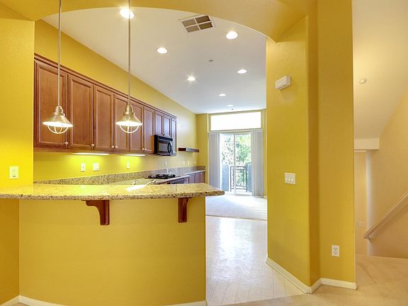 5th image of 4860 Paramount Dr